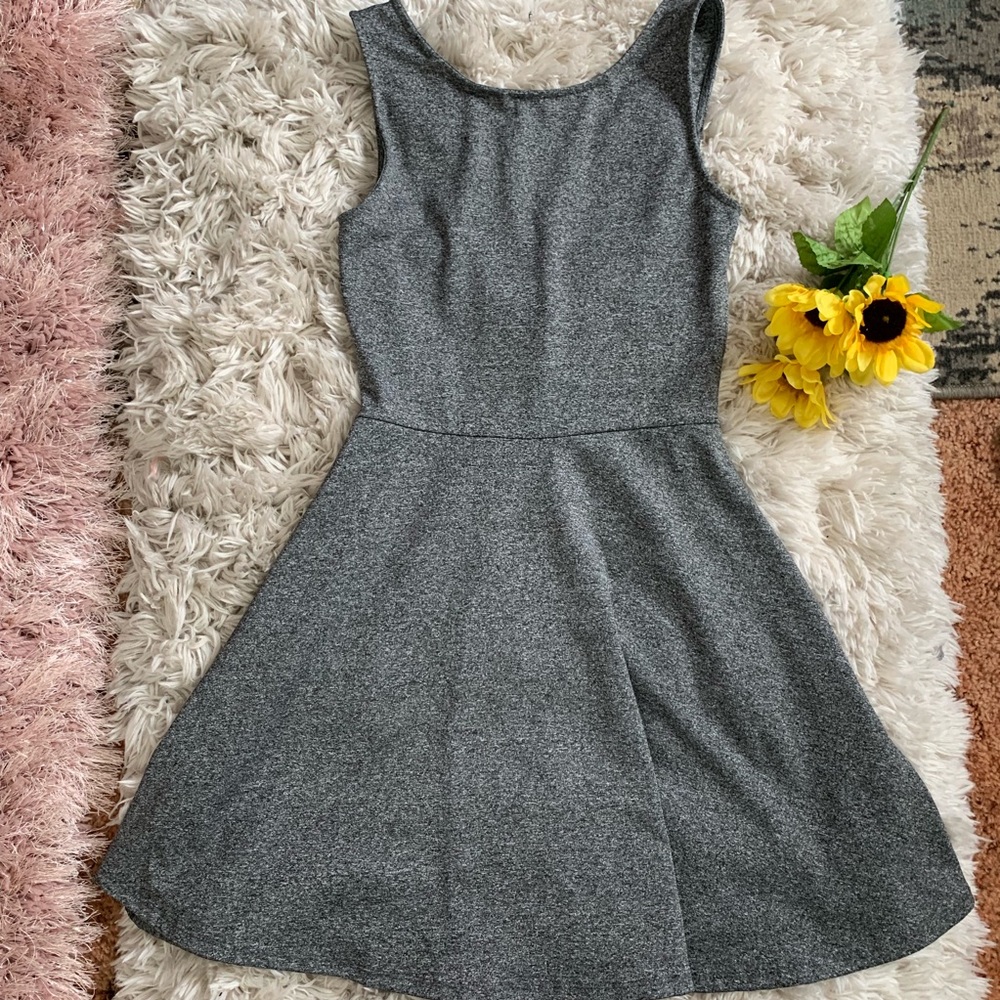 H&M Divided Gray Dress with Cute V Back | Size: 6